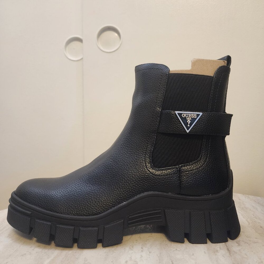 GUESS Womens Hensly Lug Sole Black- Faux Leather- Polyureth 11M - A002